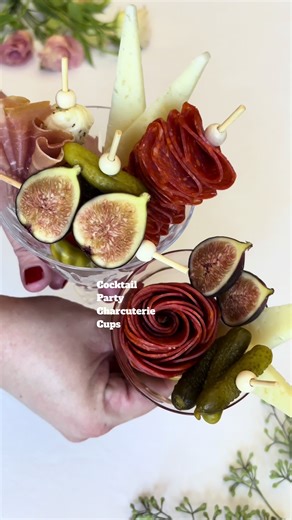 Cocktail Party Charcuterie Cups 🍸 A martini in one hand and a personal Charcuterie Cup in the other? That sounds like a party 😍 To make these at your next event, start by rummaging through your cupboards for some cute glassware or hit the thrift store. (Any reason to go thrifting 🙋‍♀️) Then gather your favorite charcuterie treats, mixing colors and flavors. I’m using Pepperoni, Prosciutto, marinated Mozzarella, Manchego, seasonal figs, and cornichons. This is the perfect hors d’oeurves for a 