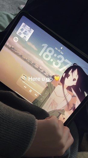 How to Make a Moving iPad Background with Live Photos