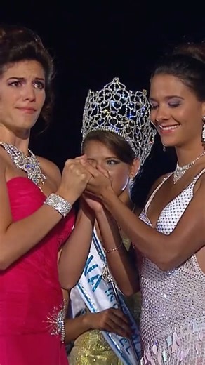 576K views · 26K reactions | Se conoce el nombre de la nueva ganadora del Reinado Internacional del Caribe  y el resultado deja mucha desilusión en Reina Carolina y toda la familia Cabrales.  #ChepeFortuna | Canal RCN | Facebook