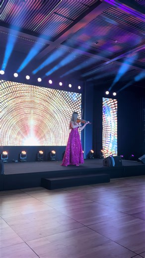 Carol of the Bells🩷 #wizzair #wintergala #pinkdress #performance #violin