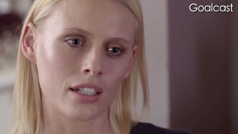 Fashion model breaks down: “My organs were failing… no one knew why”