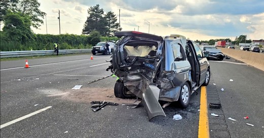 Toronto man dead after large sign on QEW crushes vehicle