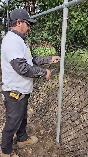 how to put ties on chain link fence