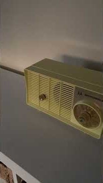 Citron Yellow 1957 Motorola Model 5T23Y AM Vacuum Tube Radio Rare Model! Rare Color!
