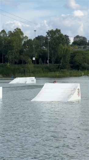 188K views · 744 reactions | Was my first time trying this 藍 | Wawa Lovely Smile | Facebook