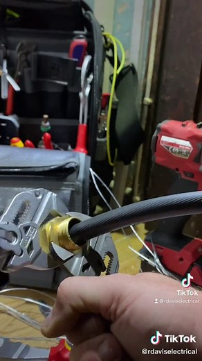 SWA Gland #sparky #electrician #apprentice