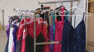 GLAM IT FORWARD | Free prom dresses for high school students