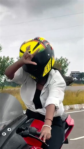 ನಿಧಿ 🦋 | Golden Angel naane🫣❤️‍🔥 . . . . . . @kxsxm._.x . . . . . . . . #instagram #instagood #trending #reels #trendingreels love reelsinstagram... | Instagram