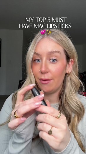 In need of a go to lipstick? Ive got your back 💞 also i got caught in the rain so the hair gradually gets frizzier as the video goes on 😭😭 #fyp #lipstick #lipsticktutorial #lipstickchallenge #cleangirlaesthetic #cleangirlmakeup #maccosmetics #maclipstick #velvetteddy #viral