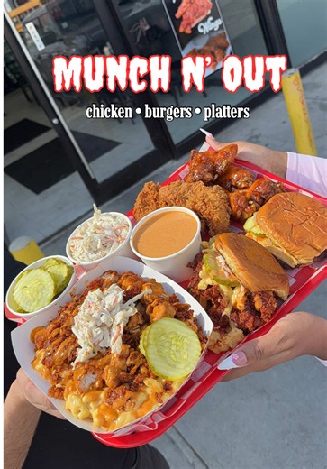 Brooklyn’s newest hidden gem is officially on the map! 💎🍔🍗 Serving up juicy halal chicken, stacked burgers, flavorful platters, delicious desserts & more, Munch N’ Out is definitely worth adding to your must-try list📍 #brooklyn #halalfood #munchies #hiddengems #nyceats