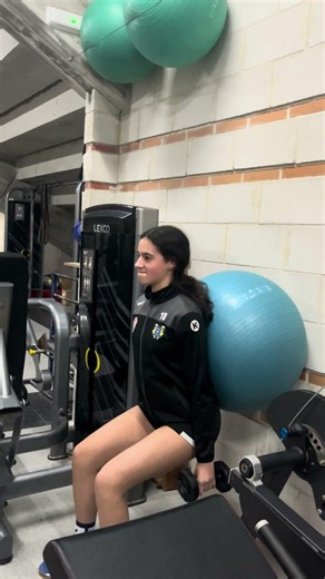 Squat asistido con fitball, énfasis en fases ECC e ISO