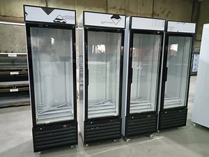 [Hot Item] Single Door Upright Display Chiller Beverage Upright Refrigerated Display Showcase