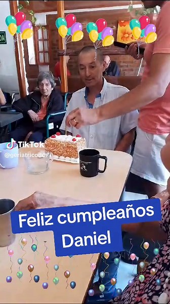 Feliz Cumpleaños Daniel: Celebración y Canción