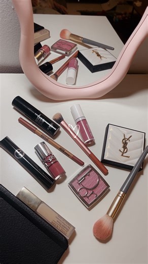 ‎ASMA |🌸 أَسْـــمَا‎ on Instagram‎: "احفظي اللوك ده… هتحتاجيه 🤍👰‍♀️💍 ميكب عرايسي ناعم ينفع لكل العرايس والبنات 💄💗تفاصيل اللوك ⬇️: - Multi tasker shade: 003 light @rimmellondonarabia - Double Wear concealer shade: 1w @esteelauderme - eyeshadow @bolver.sa - eyeshadow palette @makeupbymario - eyeliner shade : Dark brown @kvdbeauty - contour stick shade: 201 @kikomilanoarabia - camo liquid blush shade : bold face lilac @elfcosmetics - brightening concealer shade : 03 @anastasiabeverlyhills - 