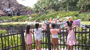 ✨ Check out some new and returning entertainment experiences across Walt Disney World Resort that are sure to create heart-warming memories for kiddos and grownups alike ❤️: http://spr.ly/6182MntIk #DisneyKids | Disney Parks