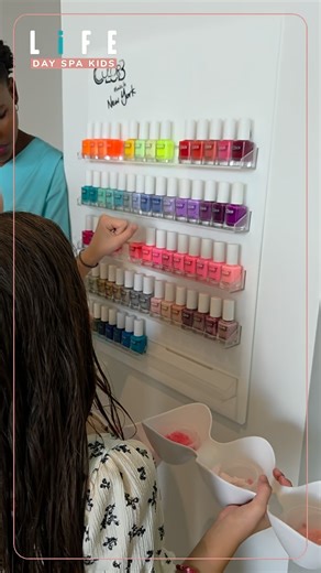 Tickles, Toes & Tiny Treats Little feet deserve big pampering! Our Kids Pedicure is more than just a polish – it’s a full experience of bubbles, buffing, and bright colours. Whether they’re getting party-ready or just need a fun treat, it’s the perfect way to relax, giggle, and sparkle from heel to toe. 📍 Available at Life Day Spa Kids Fourways & Pretoria 💻 Book now at lifedayspakids.co.za #LifeDaySpaKids #Pretoria #Fourways | Life Day Spa Kids