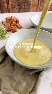 En super lækker og cremet suppe med squash. Server evt uden rejer for en budgetvenlig version. Linket til opskrift i kommentarfeltet | Madmusen