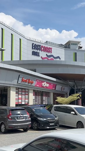 Outlet Beryl's pertama di Pantai Timur 😍🍫 Dan ianya di Kuantan! Aokmer dah sampai ke belum??? 🫢 Sempena Grand Opening Beryls’s ni aokmer akan nikmati promosi sehingga 20% weh bermula 22 Ogos sampai 1 September 2024 🥰 Dan dengan setiap pembelian RM35, aokmer berpeluang utk join 1 spin & win okey!!! 📍 Beryl’s, Level 2 East Coast Mall, Kuantan ⏰ 10 pagi - 10 malam | I ♥ PAHANG