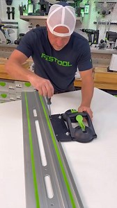 Gecko suction clamp is equipped with dual quick release suction cups that form a tight and secure seal with non porous material. With an easy to grip handle, use the Gecko to lift and carry non porous materials and sheet goods up to 50 kg. https://www.festool.com.au/gecko-suction-clamp-492617.html | Festool Australia