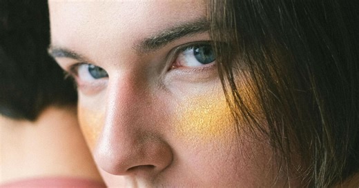 Only Those With Great Facial Recognition Skills Will Guess All 30 Famous People By Their Eyes