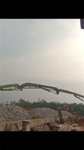 pengecoran menggunakan concrete pump truck, poyek di Batang Industrial Park #surveyor #shorts