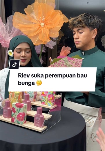 Aina dan Riev: Wangi Bunga di Live Perfume Paradise