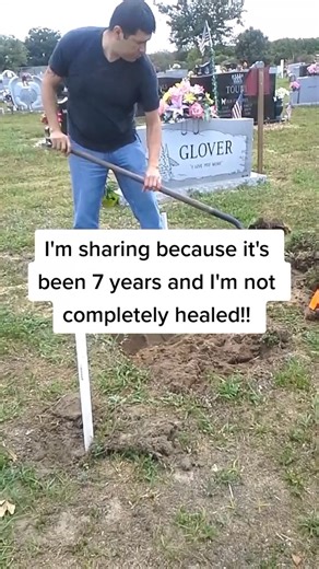 Credit: @anhella.87 #FYP #funeralservice #fyp #Wilbert #Wilbertsst #Ovation #casket #fypシ #vaultcart #sst #wilbertovation #viral #creatorsearchinsights #stainlesssteel #graveyard #pallbearers #foryoupage #interment #fypシ゚viral | Al bladez