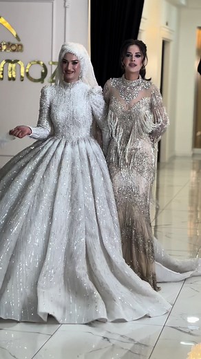 Halay her zaman halay ⭐️⭐️⭐️ : #Batman #makeup #fypシ #Diyarbakır #bridal #gelinlik #soneryılmazfashion #kınagecesi #keşfet #nişan #gelinbaşı #bride #2024 #fenomen #türkiye #mardin #düğün #makeup #india #fashion