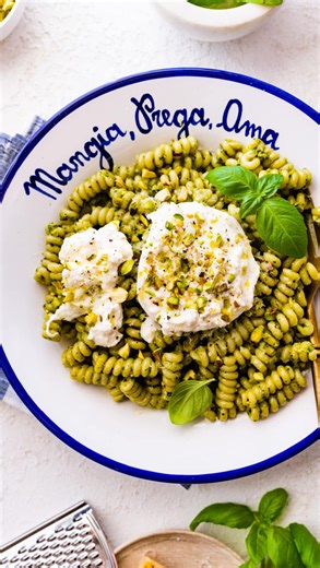 73 reactions · 16 comments | 20 min summer pasta…comment “PESTO”...
