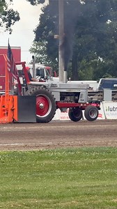 10K views · 129 reactions | Look at this international tractor go! #tractorpull #TractorLife #tractorpulling #international #internationalharvester #farmlife #farm #farmall #tractor #tractorvideo #tractorlover | Someplace or Another | Facebook