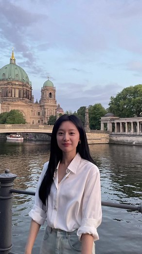 김지원: 매력적인 배경화면 및 에디트 모음