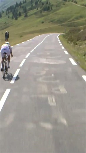 This is how fast you needed to go to keep up with Tadej Pogačar on the descent from the Tourmalet! 😳