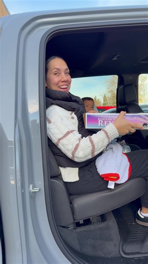 De tienda en tienda buscando la Rosca de Reyes 🤴 #roscadereyes #familia