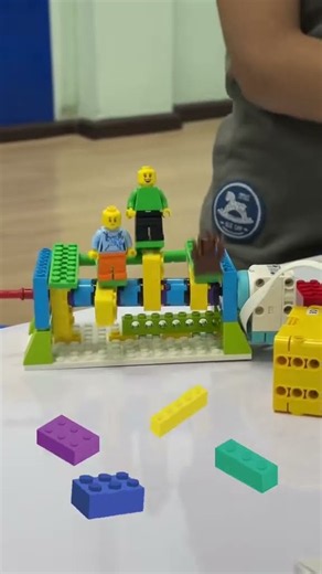 LEGO Dancing Minifigures Camshaft Mechanism! 🕺⚙️ #legorobotics #legocoding #lego #legoeducation