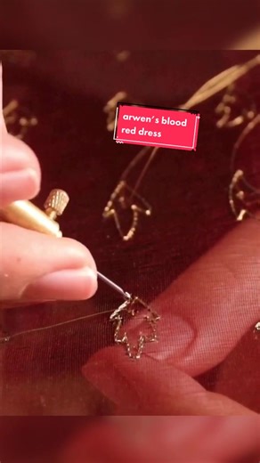 Creating Arwen's Collar with Oak and Mallorn Leaves