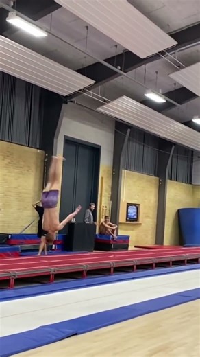 My first dobbelt straight into a tripple backflip🤗🤗 #flips #gymnast #faceoff #tumbling