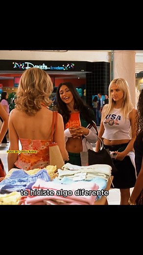 Cuando no quieres que engordes😆 #rubia #mujer #MiPrimeraChamba #trabajo #PrimeraVez #locoporella #mall #humor #divertido #risa #comedia #amigos | Polos de Comics Anime