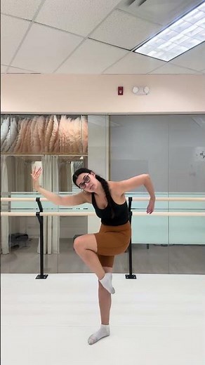 Beginner contemporary dance moves that make cool shapes! #beginnerdance #contemporarydance #dance