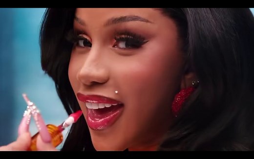 Cardi B on Instagram: "For Lips Only 😘"