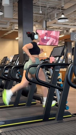 Kennedy Bonham | B.S. Exercise Science & Nutrition on Instagram: "the sprints are backkkkk  my fave form of cardio! lessss do it! wearing @womensbest of course, code KENNEDY ‍↕️欄﫶 deets below to try it out: 6-8 sets of sprints • 30 seconds on • 30 seconds off speed goes ^ as you complete the sets  challenge yourself !!!!"