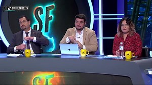 "¡Llegaron al poder gracias a la violencia!" @rocicantuarias explota contra el panel de enfrente y dice que ahora piden prudencia tras “destruir el país” en el estallido social. Ejemplifica su punto con el “El que baila pasa”. #SinFiltros #SinFiltrostv #Sinfiltros_tv | sinfiltros_tv