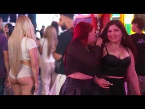 NO ONE EXPECTS THIS 😳 MASSIVE CROWD STREET WALK IN 4K