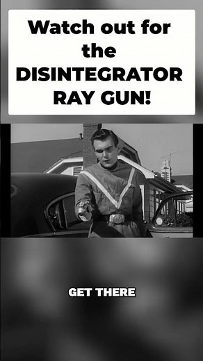 Alien Turns Humans to Skeletons Using Ray Gun ☠️ | Teenagers from Outer Space 🎥 #movieshorts