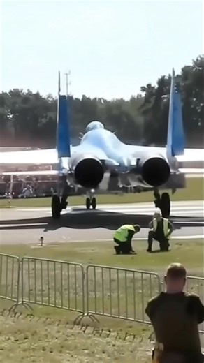 🚀🔥 Fighter Jet Engine Thrust Power | Su-27 Steel wings. Fire engines. The Su-27 pushes air to its limits — pure mechanical fury in motion. 💨💥 #Su27 #JetEnginePower #AviationReels #FighterAircraft #AirSuperiority #MilitaryReels #JetForce #MachSpeed #DefenseIndustry #SkyWarriors | Apex Aviation