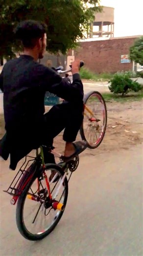 46 king wheeling on cycle one wheeling #automobile #shortsvideos #unfrezzmyaccount