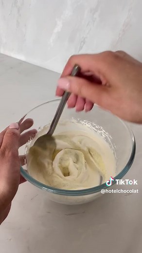 Hotel Chocolat Vanilla White Hot Chocolate Whipped Cream Delight