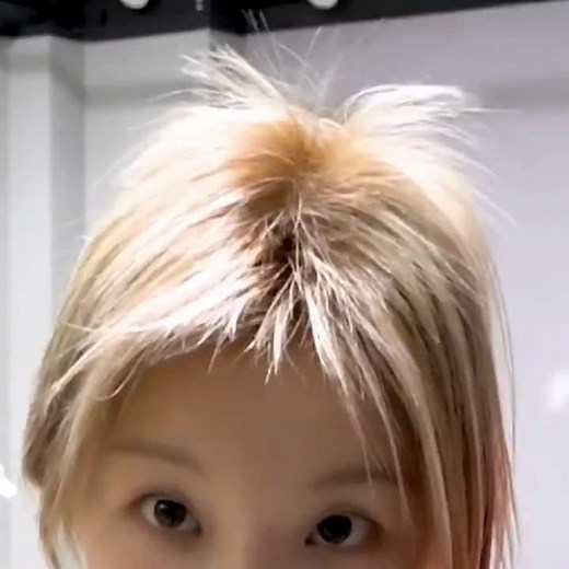 Se va a dejar 15 pelos pero no nos va a pagar la apuesta pinche Yuqi. | G I-DLE 여자아이들 MEMES