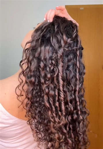 Achieve Shiny and Healthy Curls with Chey Products