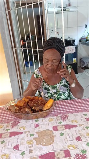 Mãe querendo almoçar e ninguém pode ligar? Entenda e resolva