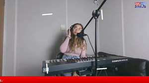 Revivez les moments les plus marquants de Tropical Night Live Tour Emission Spéciale Come-back au studio the home 1988 du 13/10/2024 sur Télé Kréol & Kréol fm. Lorenza nous captive avec sa voix en interprétant une chanson acappella. Le site de ton émission : www.tropicalnight.re | Télé Kréol | Facebook